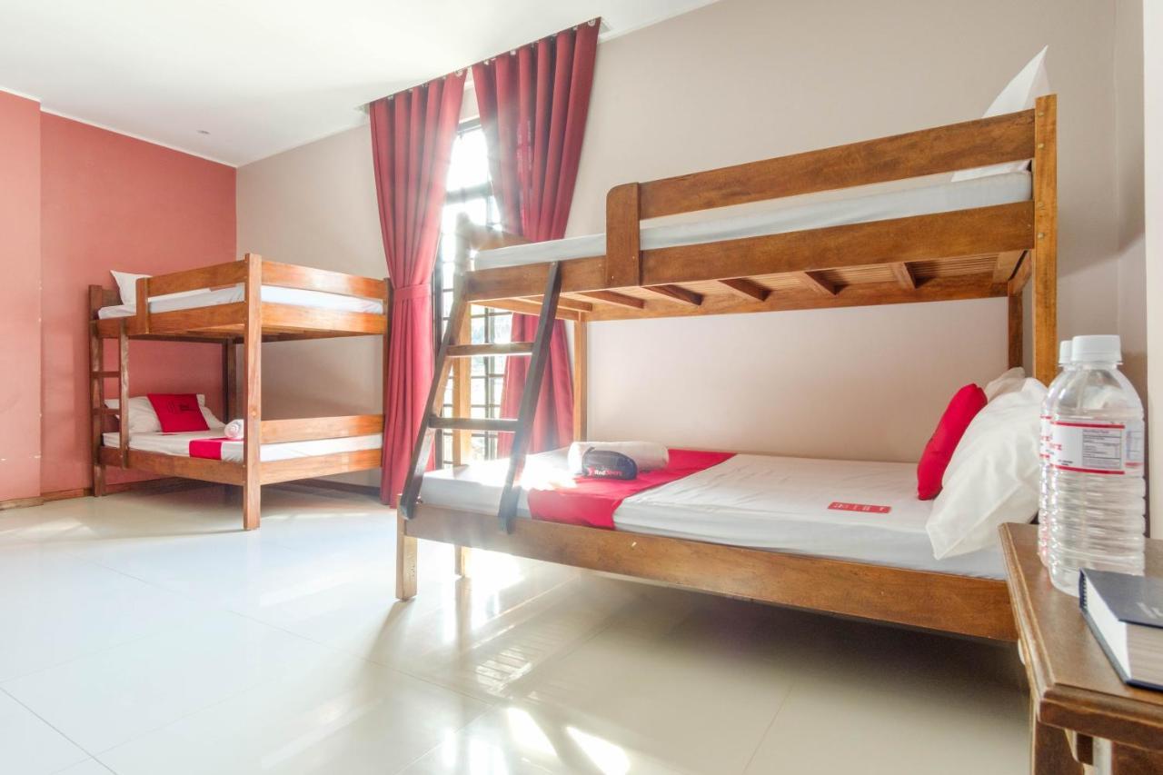 Reddoorz Plus @ West Nautical Road Пуерто Галера Екстериор снимка